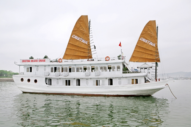 Boat Cristina on Ha Long Bay